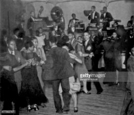 1930 bailarines en el Savoy Ballroom con Chick Webb