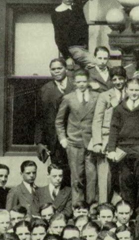 John Bunch en su anuario de secundaria de 1927